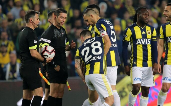 Ahmet Çakar: "galatasaray'ın Şampiyonluğu Çalındı"