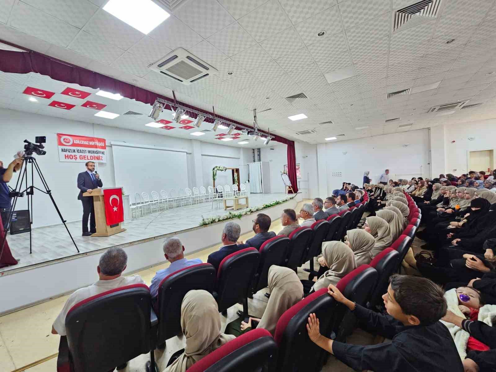 adilcevaz-da-hafizlik-icazet-merasimi-yapildi