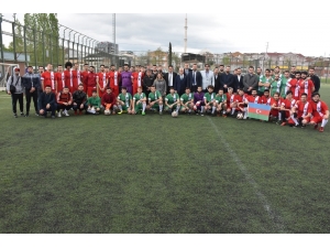 Kazanan Dostluk Olacak