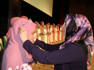 Antalya’da Hafizeler Taç Giydi