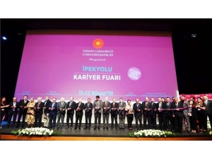 Üniversite İpekyolu Kariyer Fuarına Katıldı