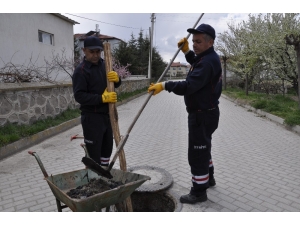 Şuhut’ta Baca Ve Kanalizasyon Hattı Temizleme Çalışmalarına Başladı