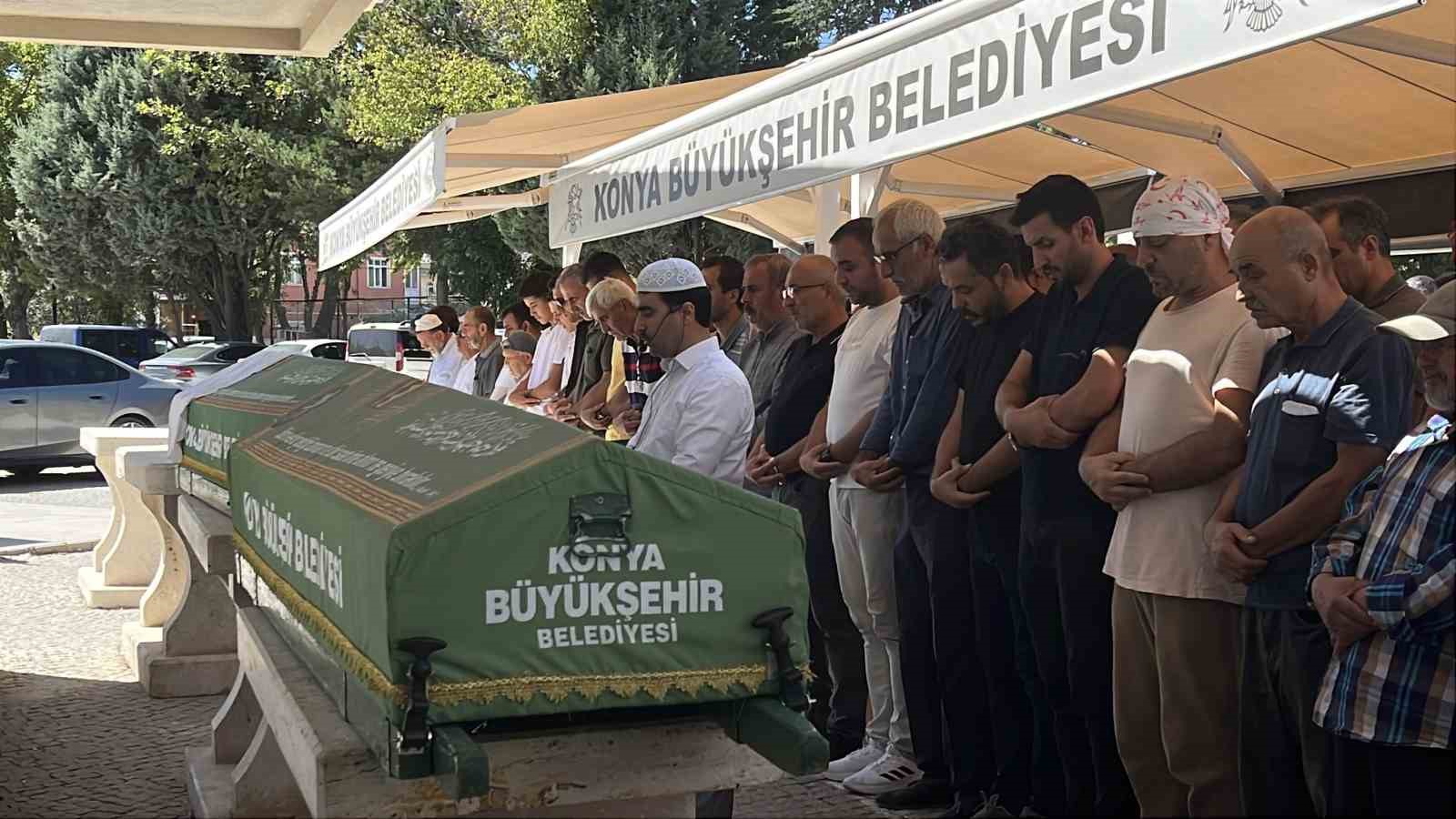 kazada-hayatini-kaybeden-yasli-cift-son-yolculuklarina-ugurlandi