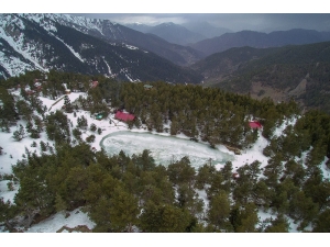 Karla Kaplı Yolu Ulaşıma Açılınca Arap Turistler Soluğu Orada Aldı