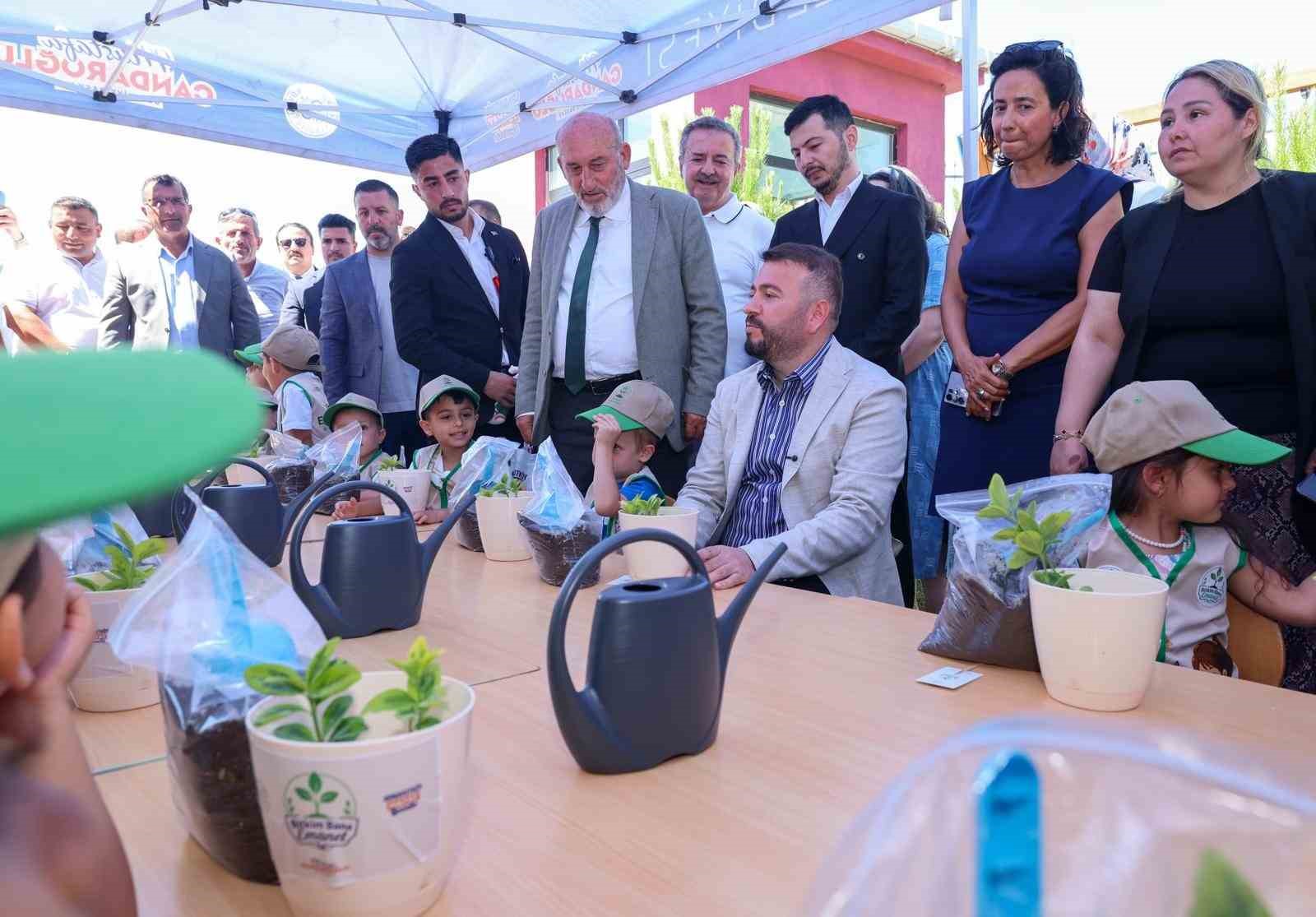 arnavutkoy-de-cocuklari-dogayla-bulusturan-bitkim-bana-emanet-projesini-hayata-gecirildi