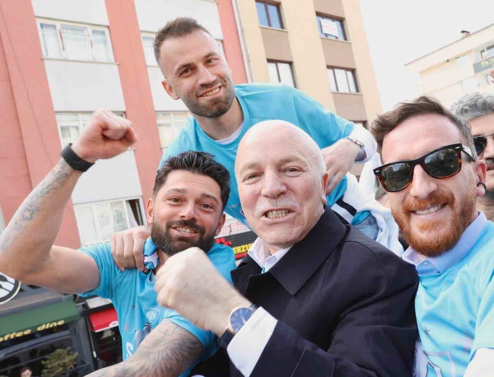 baskan-sekmen-den-erzurumspor-taraftarina-cagri-yenmek-de-var-yenilmek-de-takimin-arkasinda-duralim