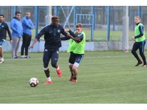 Adana Demirspor’da Joher Rassoul’un Dirseği Kırıldı