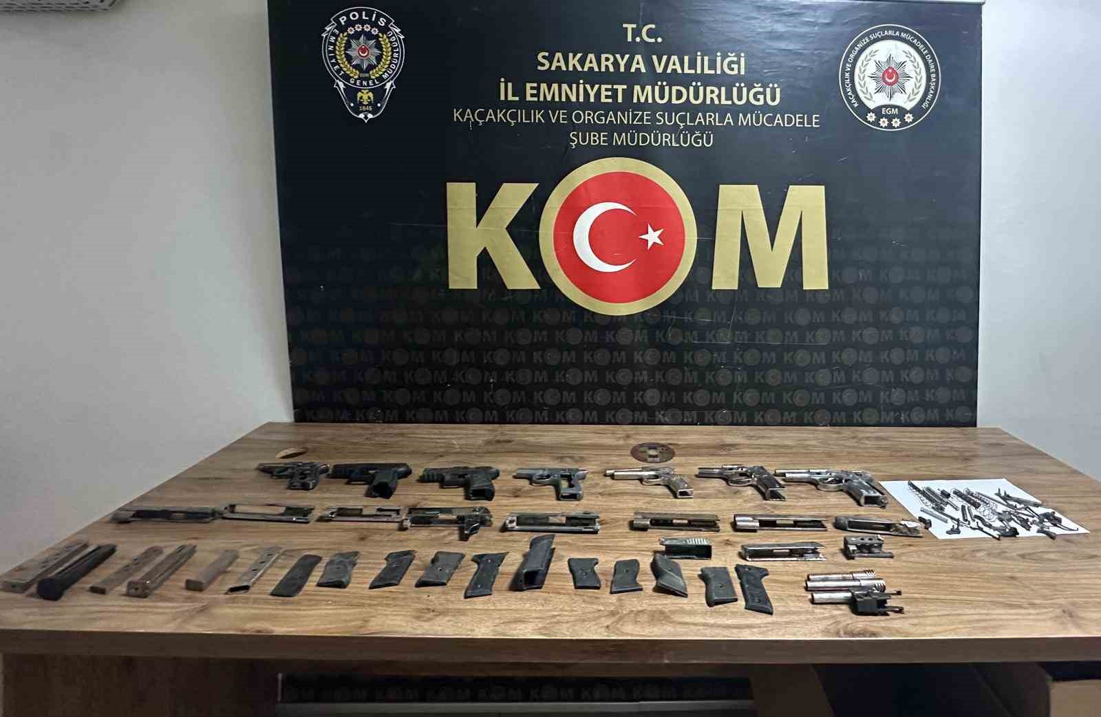 sakarya-da-silah-imalathanesine-dondurulen-eve-operasyon-1-gozalti