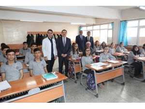 Kars Valisi Öksüz’ün Okul Ziyaretleri Devam Ediyor