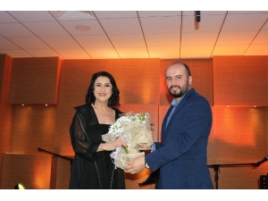 ‘Baharda Nar Çiçekleri’ İsimli Söyleşi, Ziya Taşkent Konser Salonunda Gerçekleştirdi