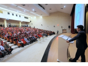 Üniversite De Kariyer Günü Etkinliği