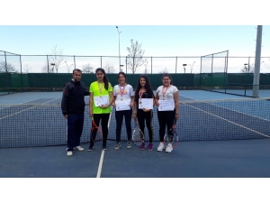 Mehmet Kemal Dedeman Ortaokulu Yıldız Kızlar Tenis’te Türkiye Finallerinde