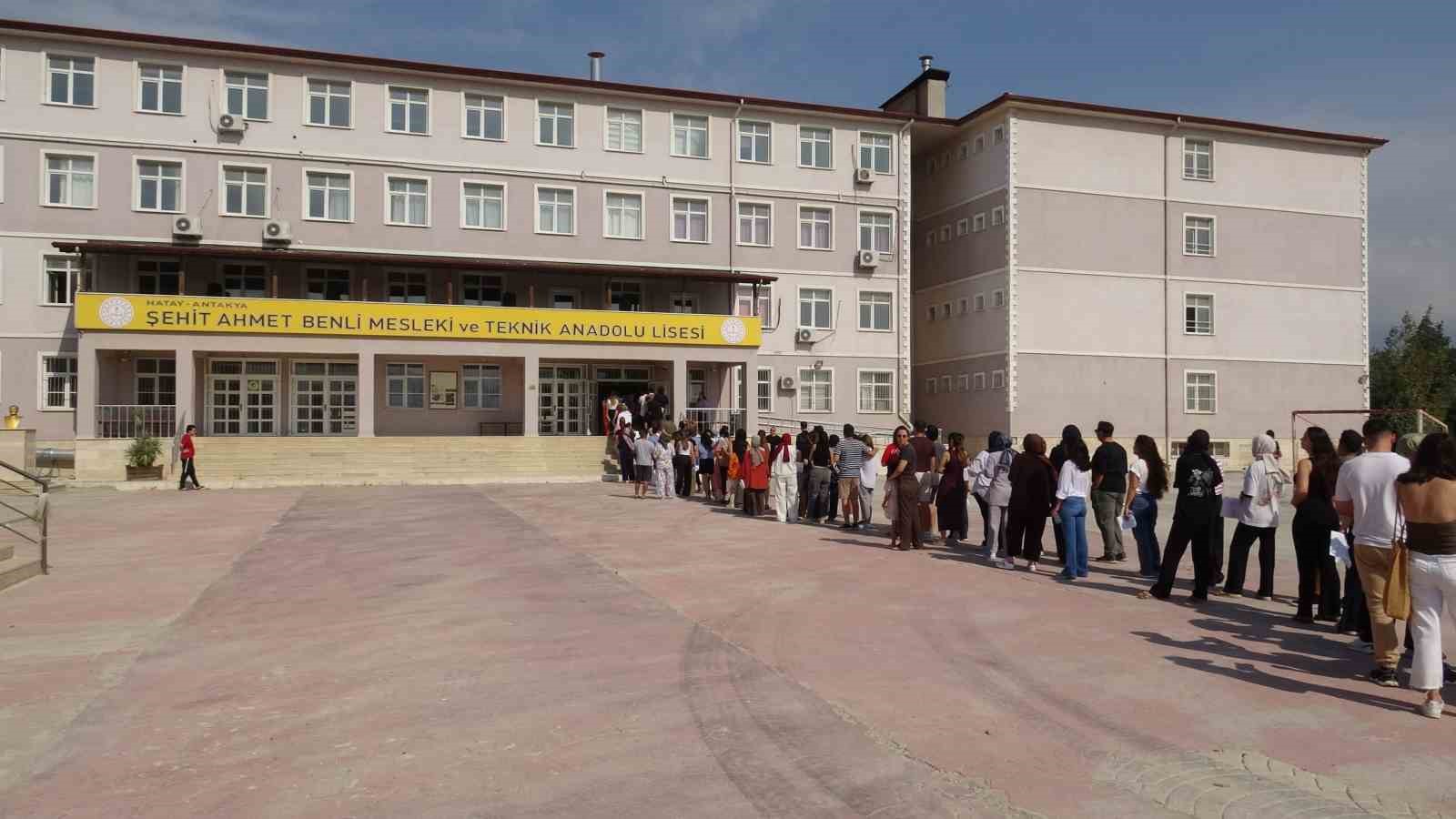 hatay-da-adaylarin-kpss-maratonu-basladi