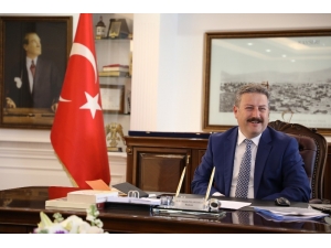 Melikgazi Belediye Başkanı Dr. Mustafa Palancıoğlu Taekwondo Türkiye İkincisi Büşra Öztürk’ü Tebrik Etti