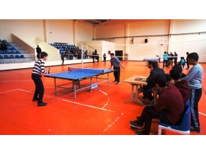 Sarıgöl’de Masa Tenisi Turnuvası Düzenlendi