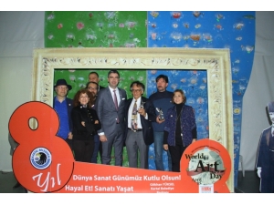 “Dünya Sanat Günü” Kartal’da Çeşitli Etkinliklerle Kutlandı