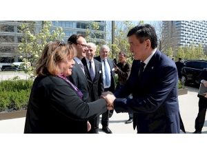 Kırgızistan Devlet Başkanı Ceenbekov’un Berlin Temasları