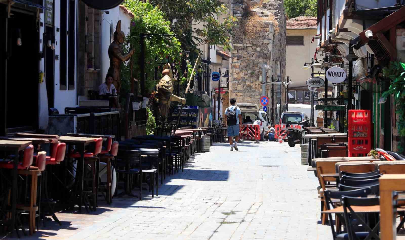hava-kararinca-nufusunun-100-katini-agirliyor