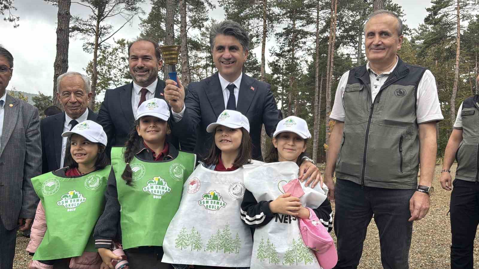 turkiye-de-bir-ilk-bolu-da-orman-okulu-egitime-acildi