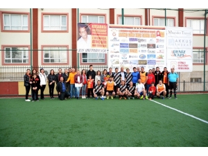 Kuşadası Galatasaray Taraftarlar Derneği Halı Saha Turnuvası Başladı