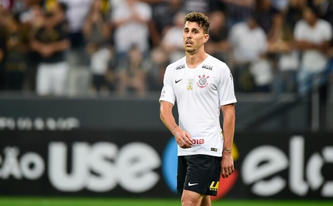 Fenerbahçe'ye Brezilya'dan Sürpriz Sol Bek!