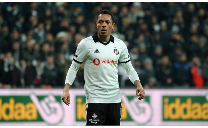 Beşiktaş'tan Adriano'ya Son Teklif