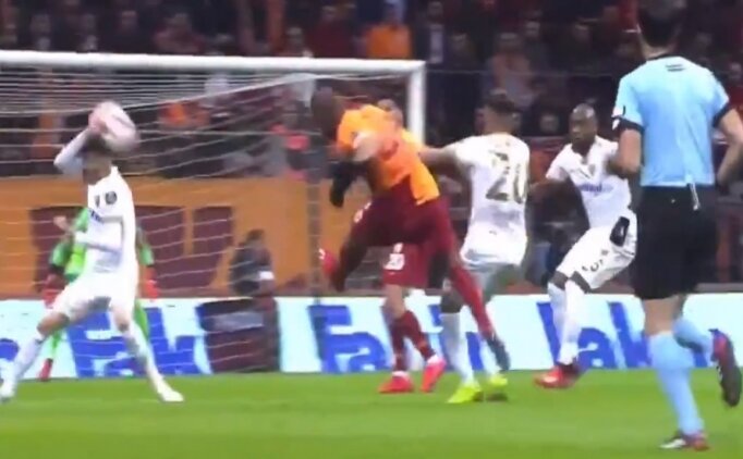Galatasaray - Kayseri Maçında Penaltı Ve Kırmızı Kart!