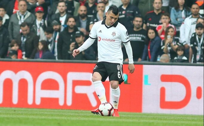 Şenol Güneş Ile Medel Arasında Gerginlik!