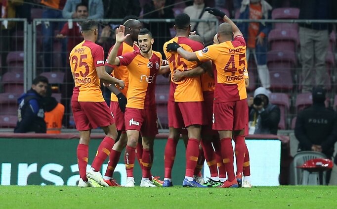 Galatasaray'da En Kötü Grafik Ile Mayıs Mottosu Karşı Karşıya