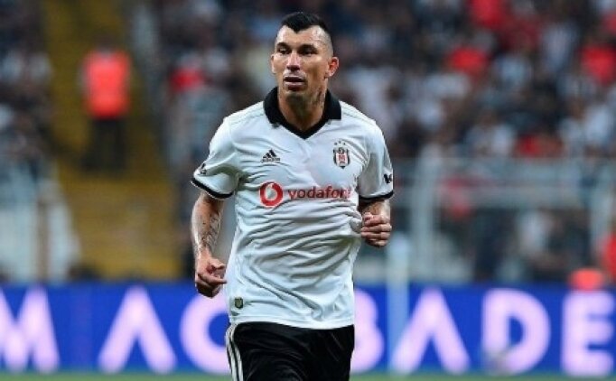Beşiktaş'ta Gary Medel Sezonu Kapattı