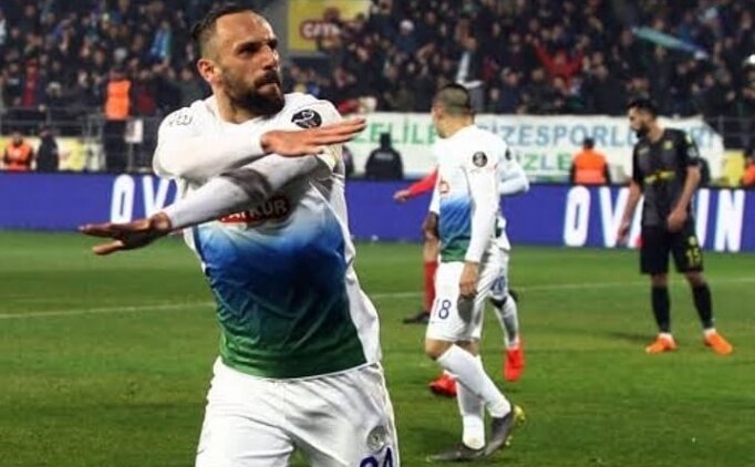 Fenerbahçe'ye Türkiye'den Forvet; Vedat Muriqi