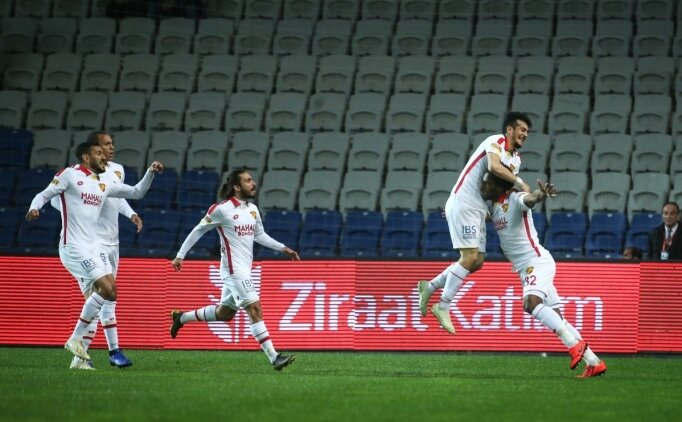 Başakşehir Yenildi, Ligin Zirvesi Tekrar Başladı!