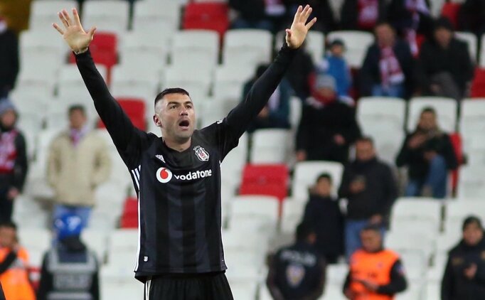 Beşiktaş'ta Burak Yılmaz'a Galatasaray Uyarısı