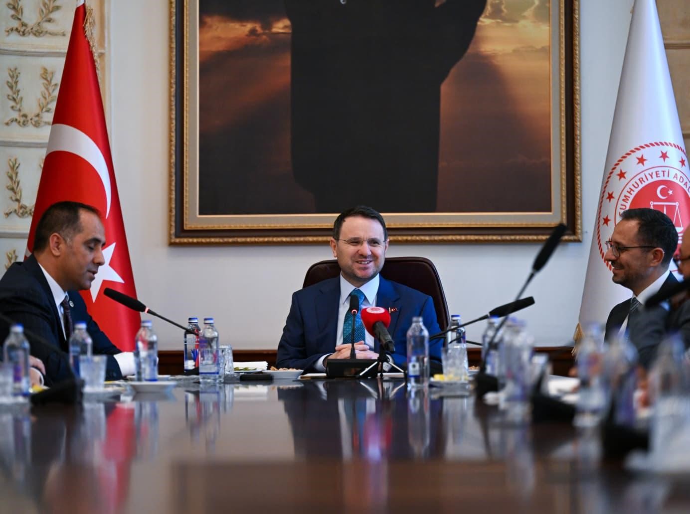bakan-gurlek-muhtar-devletin-en-temel-diregi