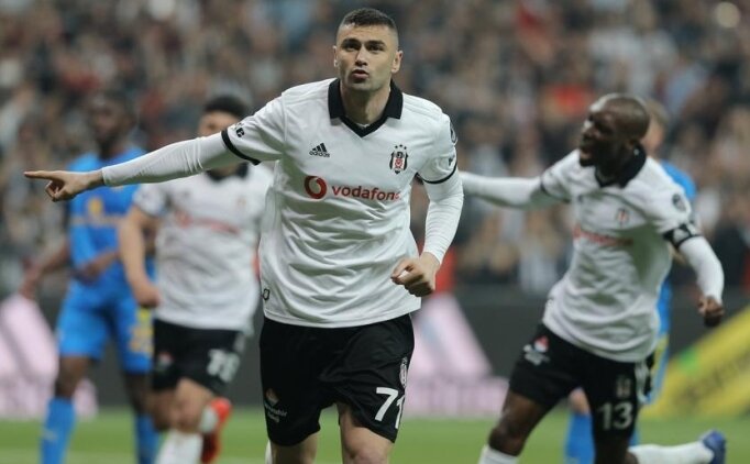 Beşiktaş'ta Burak Yılmaz'a Ödül! Kaptan...