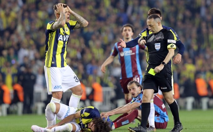 Fenerbahçe'de Savunmaya U21'den Takviye