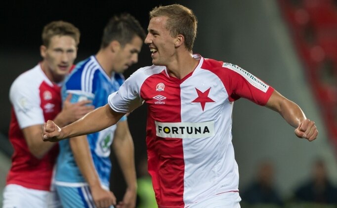 Fenerbahçe'nin Orta Sahaya Düşündüğü Ilk Transfer; Soucek