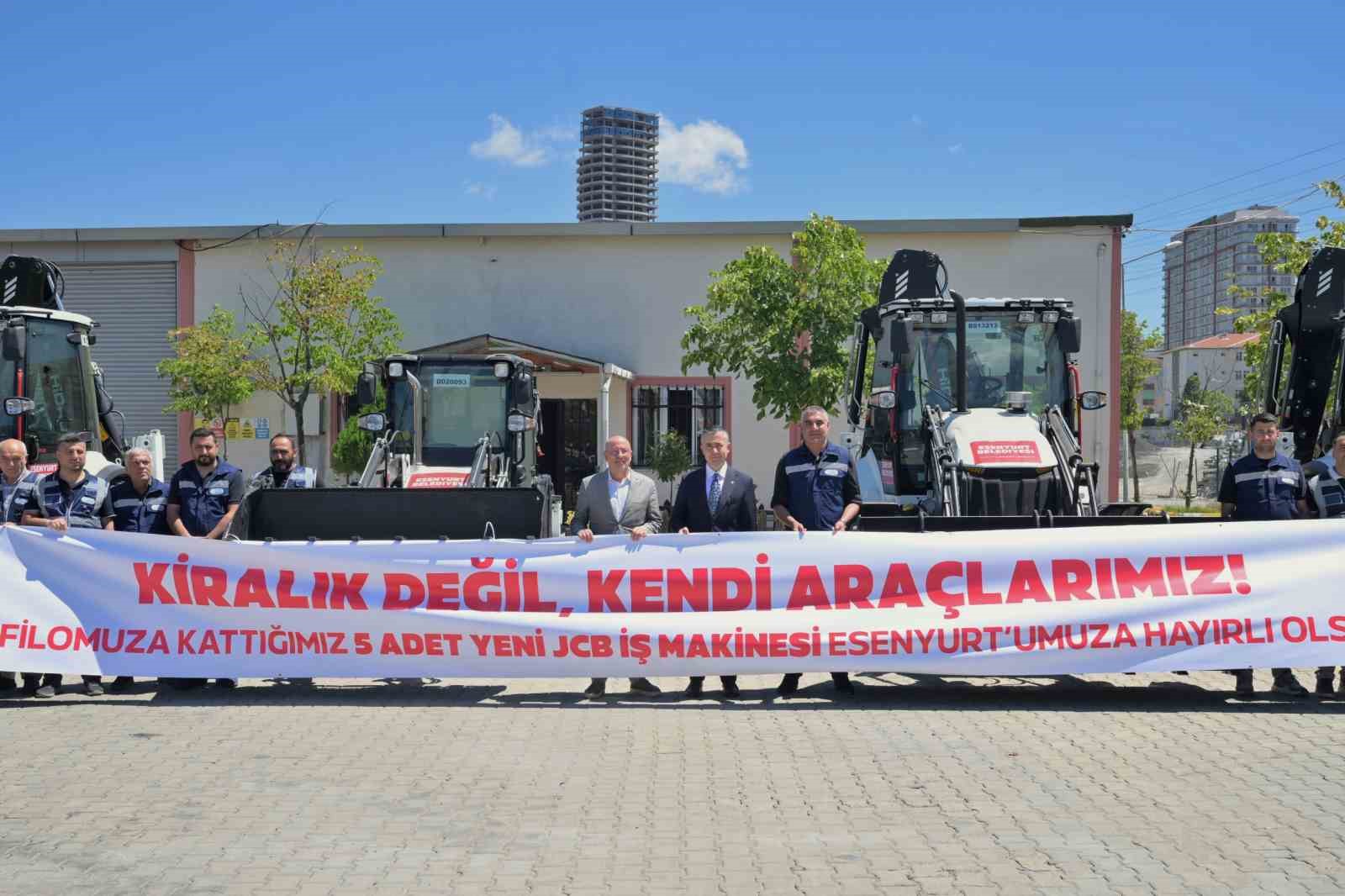esenyurt-belediyesi-arac-filosuna-5-yeni-is-makinesi-kazandirdi