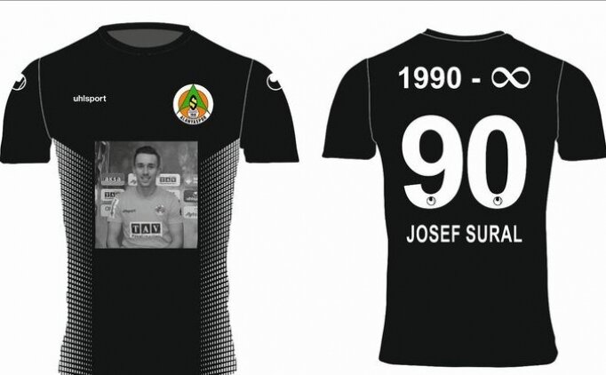 Alanyaspor'dan Josef Sural Için Özel Tişört