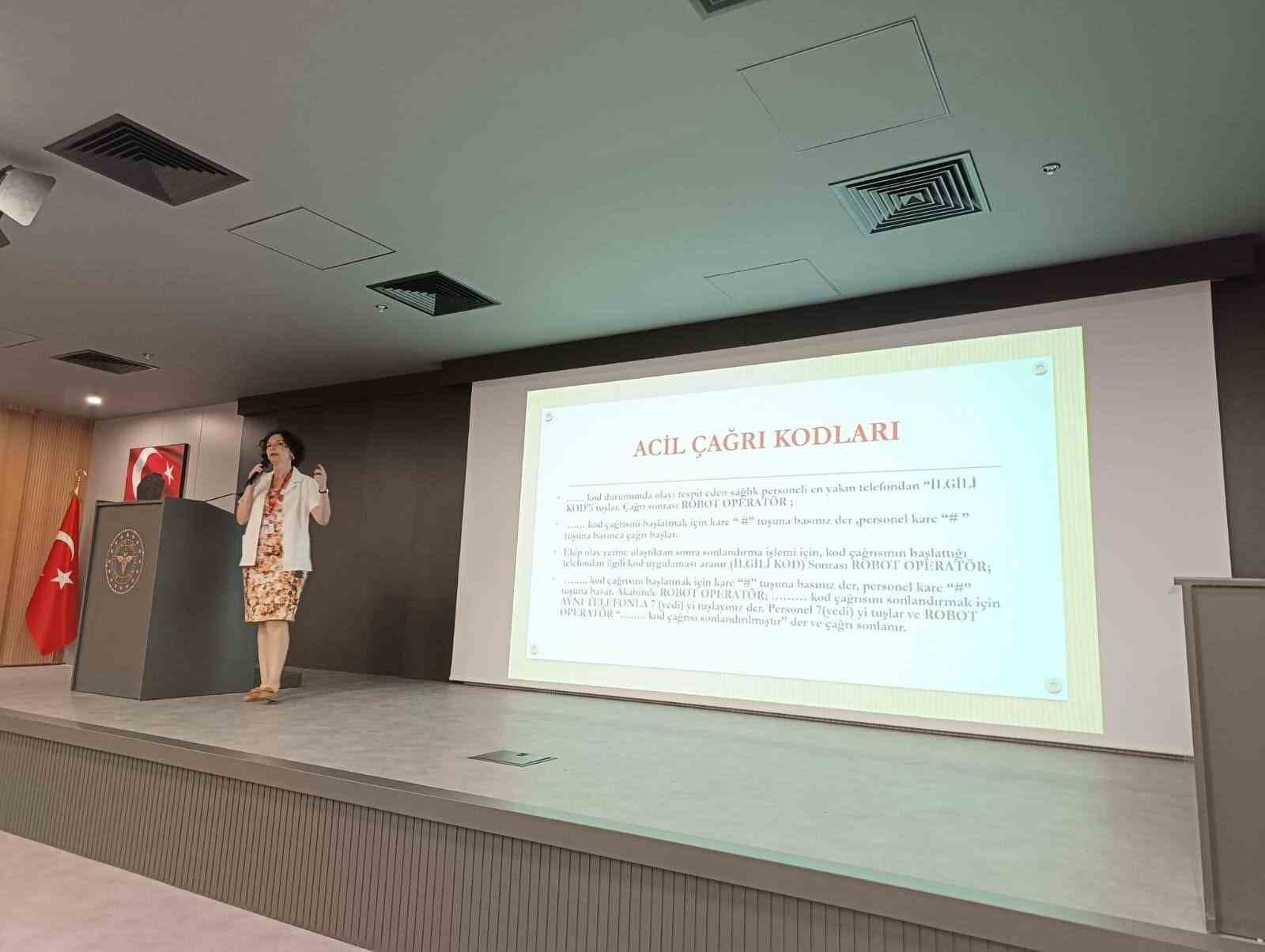 aydin-sehir-hastanesi-nde-iki-gunluk-kalite-egitimi-tamamlandi