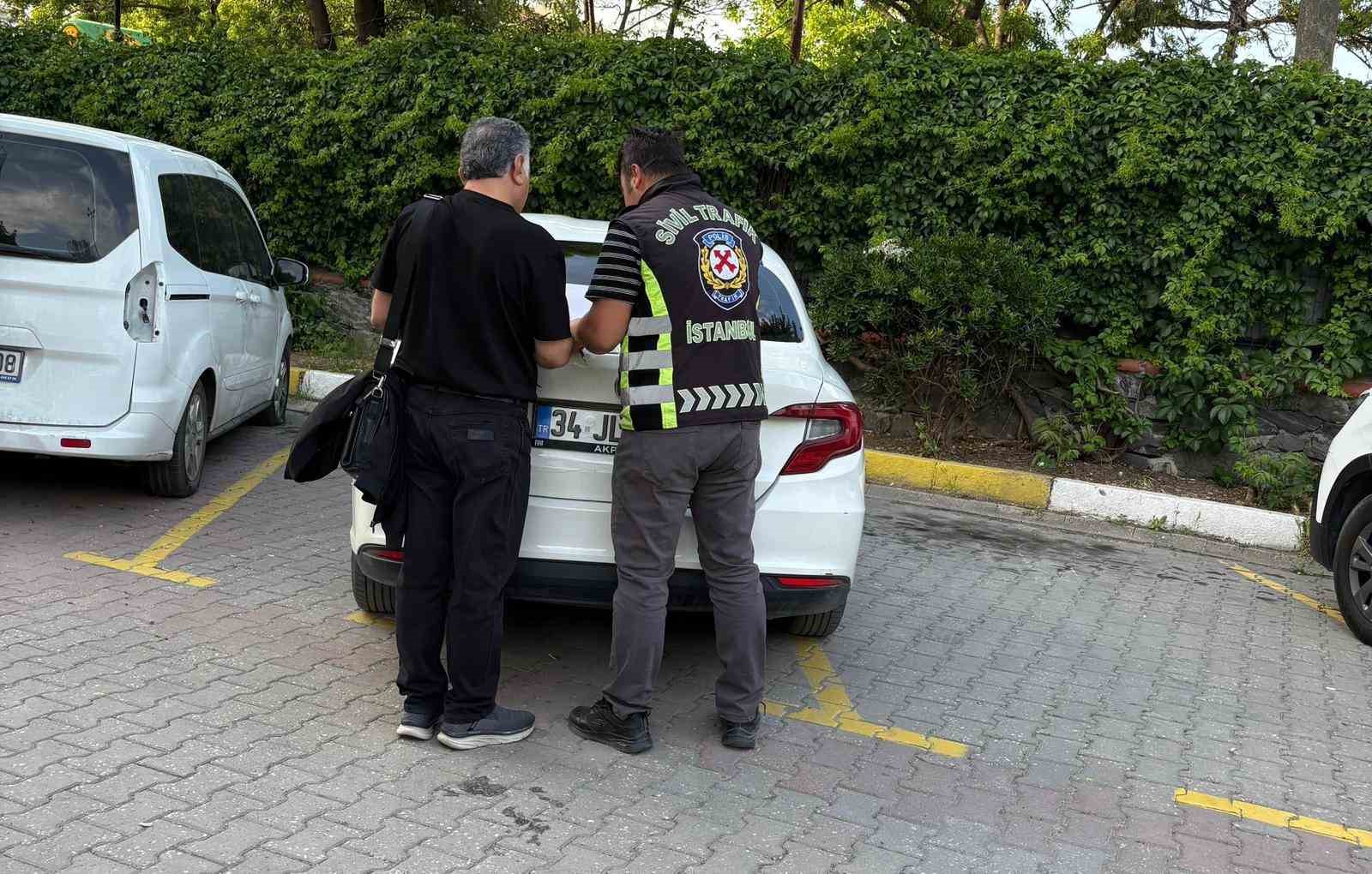 avcilar-da-trafikte-yol-verme-kavgasinda-iki-surucuye-361-bin-lira-ceza