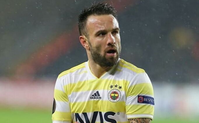 "valbuena Hiç Küsmüyor, Çıkıyor Ve Oynuyor"