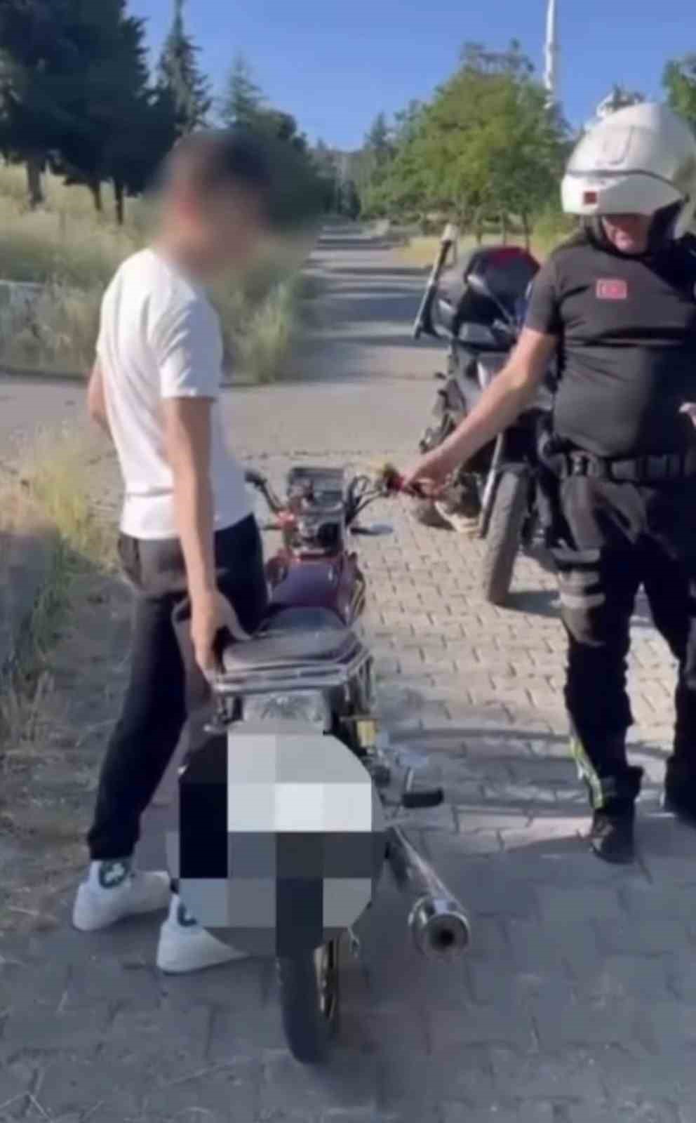 abarti-egzoz-ve-gurultuye-gecit-yok-18-arac-trafikten-men-edildi