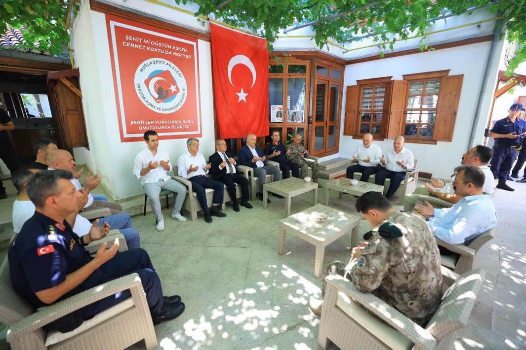 mugla-da-sehit-yakinlari-ve-gaziler-asure-etkinliginde-bir-araya-geldi