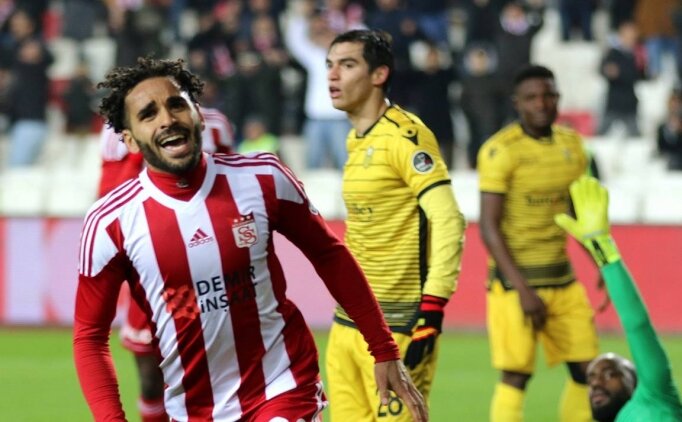 Galatasaray Transferde Gaza Bastı; Douglas