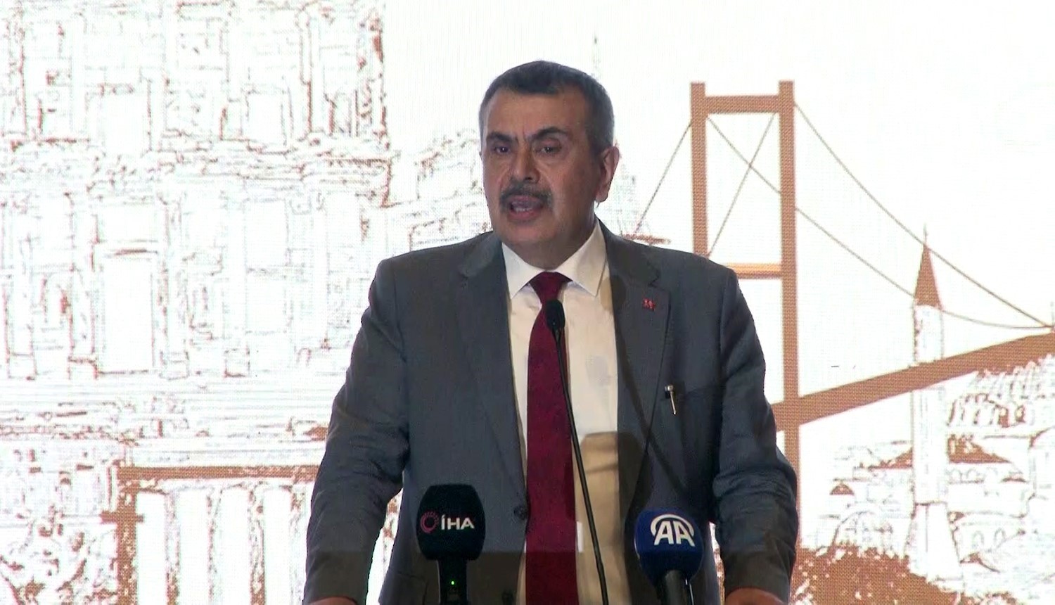 milli-egitim-bakani-tekin-mesleki-egitim-vesayet-ozlemcilerinin-28-subat-sureci-ile-akamete-ugrattiklari-bir-surecti