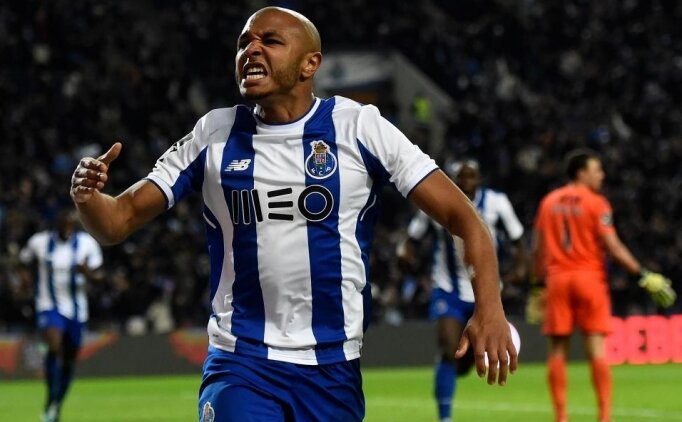 Fenerbahçe'de Brahimi Seferberliği! Rakip West Ham...