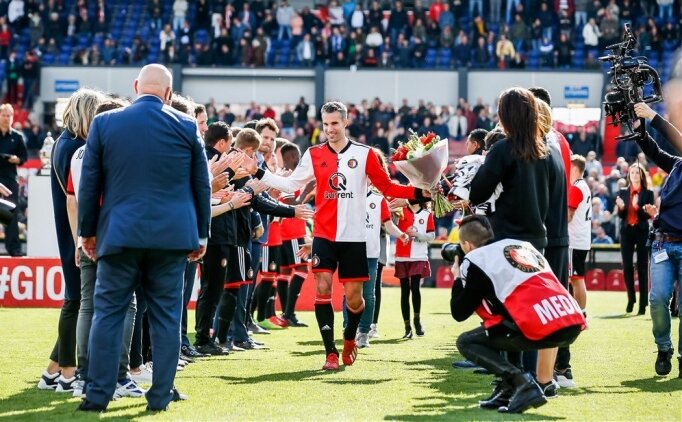 Robin Van Persie Futbola Veda Etti