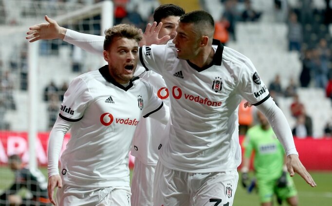 Şifre: "ljajic Atsın, Beşiktaş Kazansın"