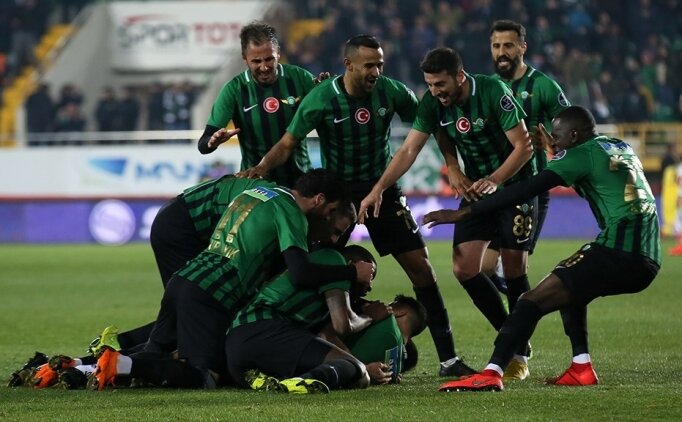 Akhisarspor Üst Üste Ikinci Kupa Için Sahada